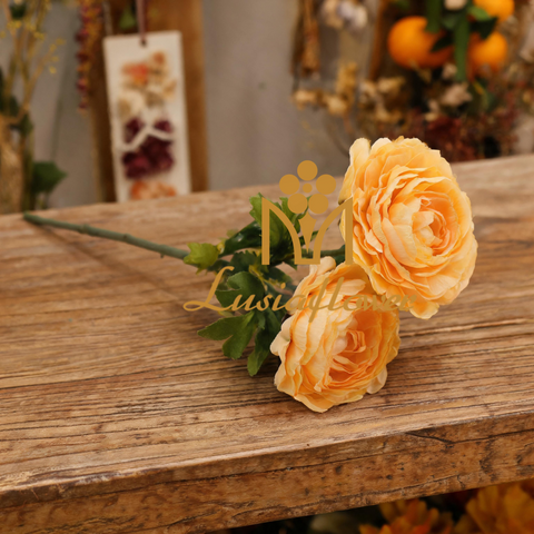 Artificial Single Stem 2 Heads Ranunculus 61cm Faux Peach Ranunculus Flower Stem With Green Leaves For Wedding Bouquet Home Vase Decor Wholesale
